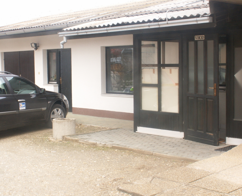 Prvi poslovni prostori